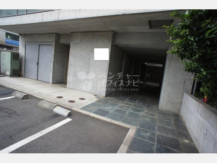 入口【リフュージュ・アイ・ノース】