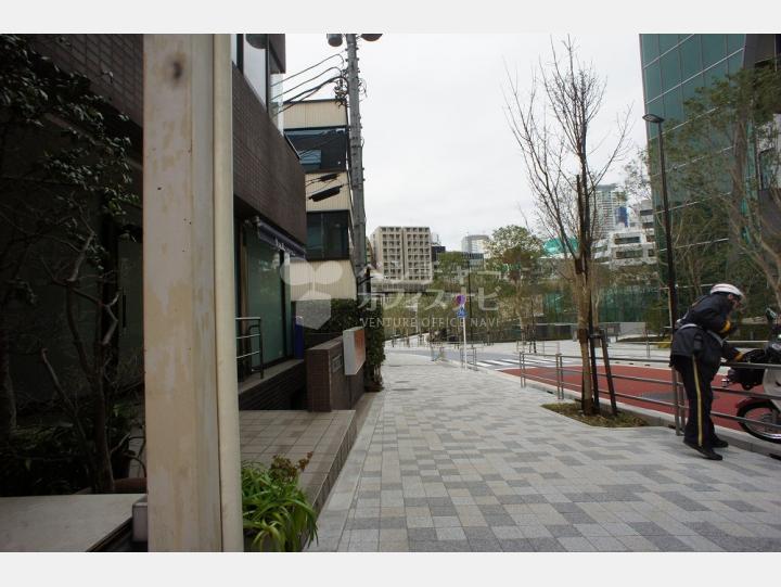 前面道路【六本木マンション】