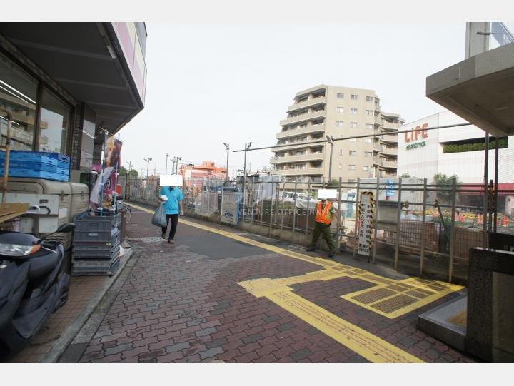 前面道路【カーサプリマ】