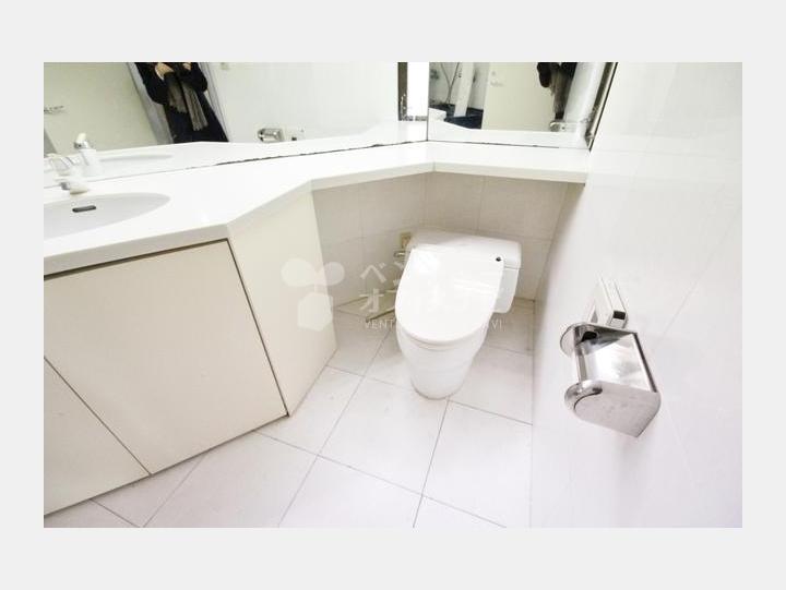 １０２トイレ【サルート白金台】