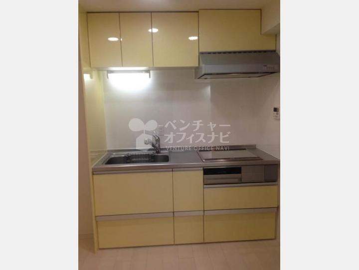 ２０１キッチン【赤坂ロイヤルマンション】