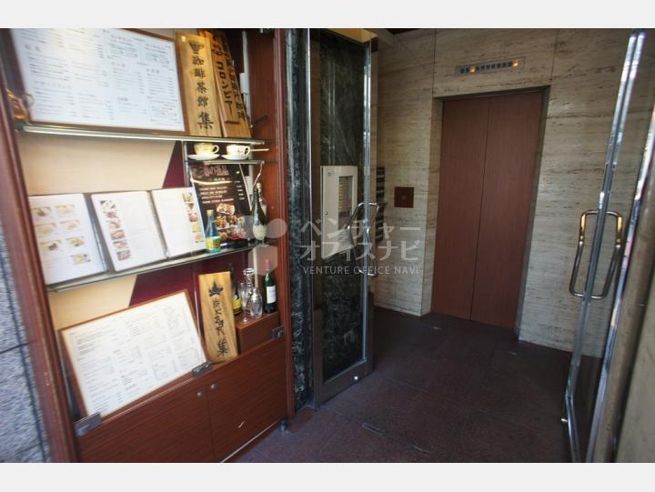 共用部通路【六本木マイアミビル】