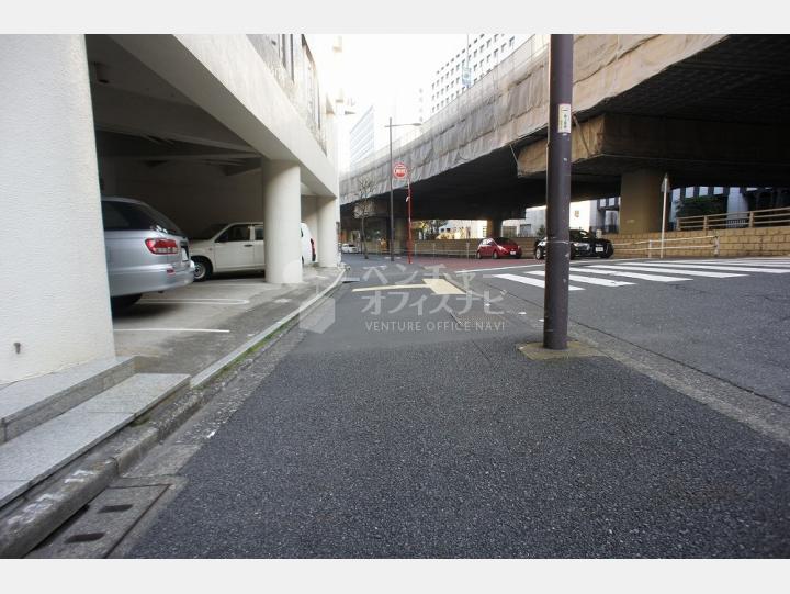 ビル前面道路【精和ビル】