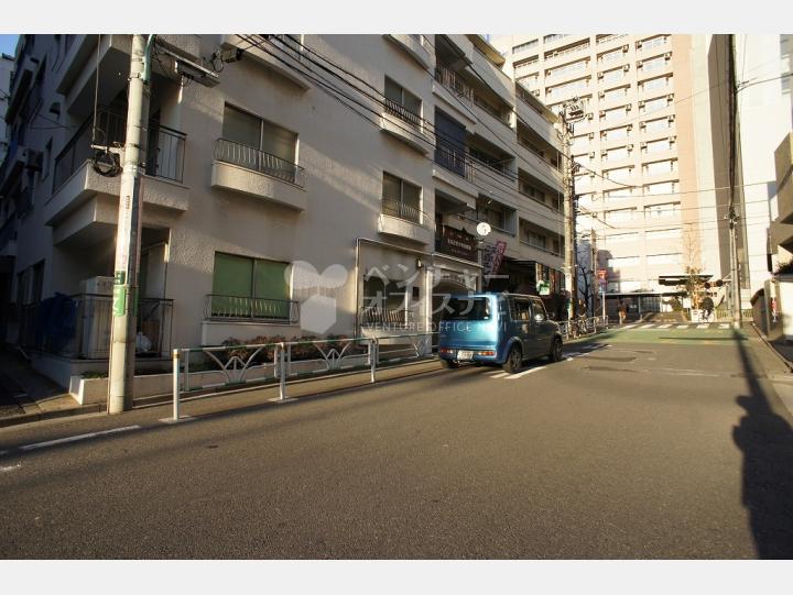 物件前通り【高栄ビル】