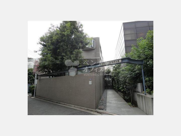 アドウェル元代々木 外観