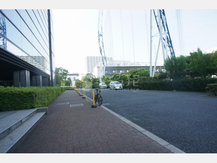 前面道路【イーストスクエア東京】