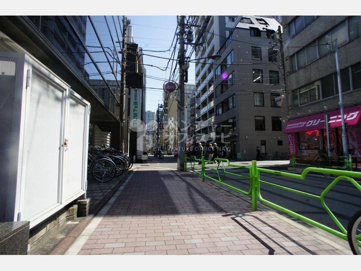 前面道路【新富3Tビル】
