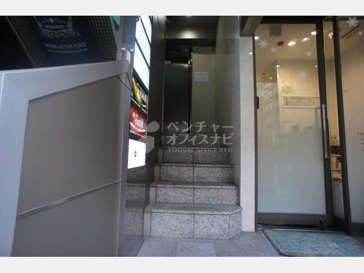 入口階段【ステージ銀座】