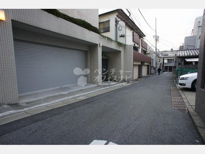 物件前の通り 【アーバン神山】