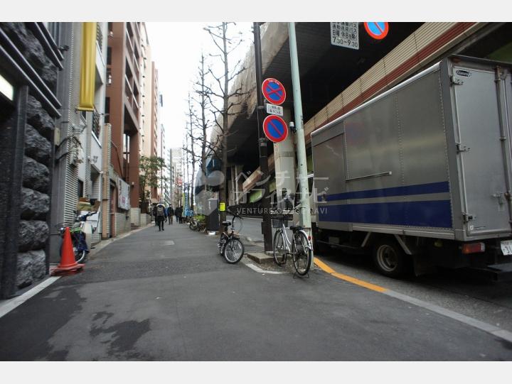 前面道路【西麻布リカム5ビル】