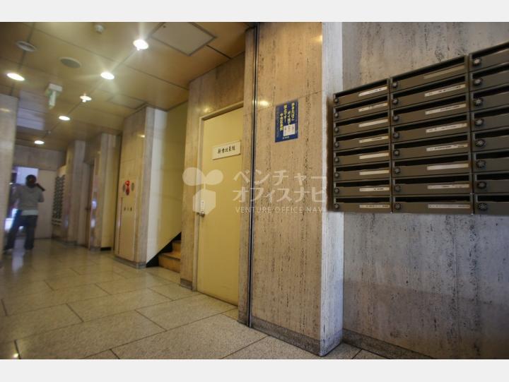 建物内通路【銀座8丁目10番ビル】