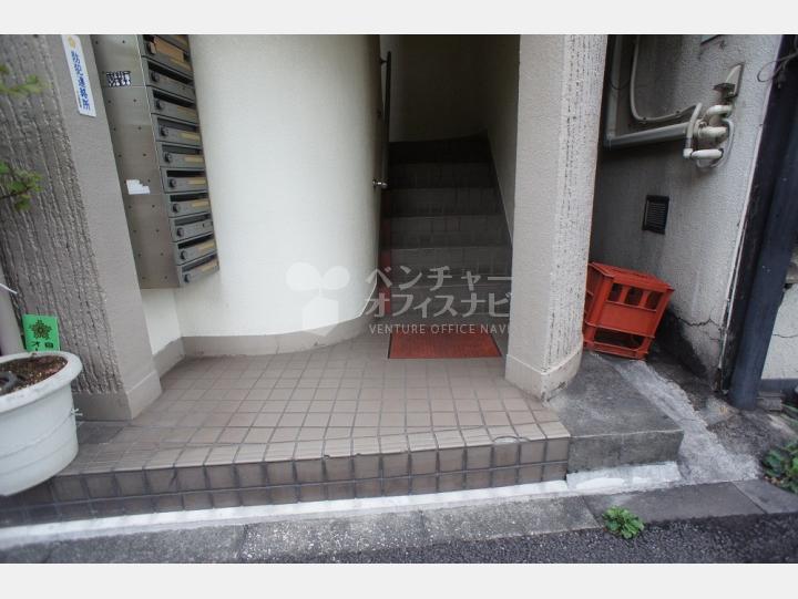 入口 【岡芳本店ビル】