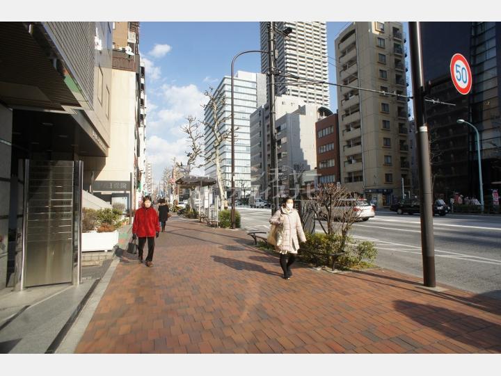 ビルの前の通り【高道ビル】