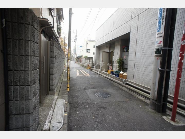 周辺道路　【百人町ビル】