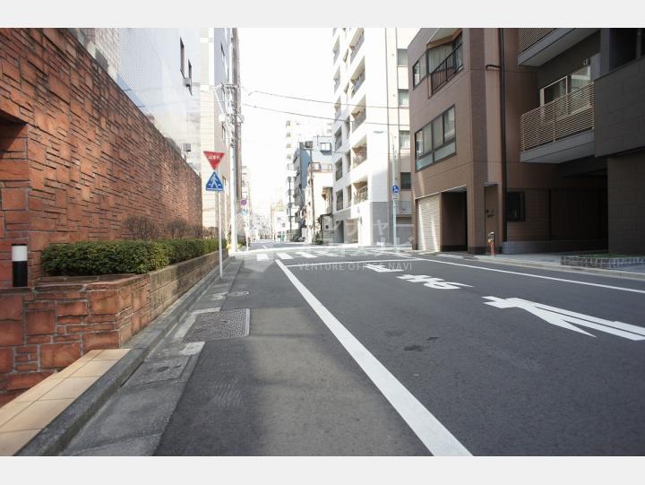 前面道路【ダイナフォート日本橋】