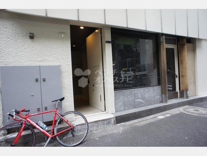入口【西麻布4丁目ビル(アキヤマ8ビル)】