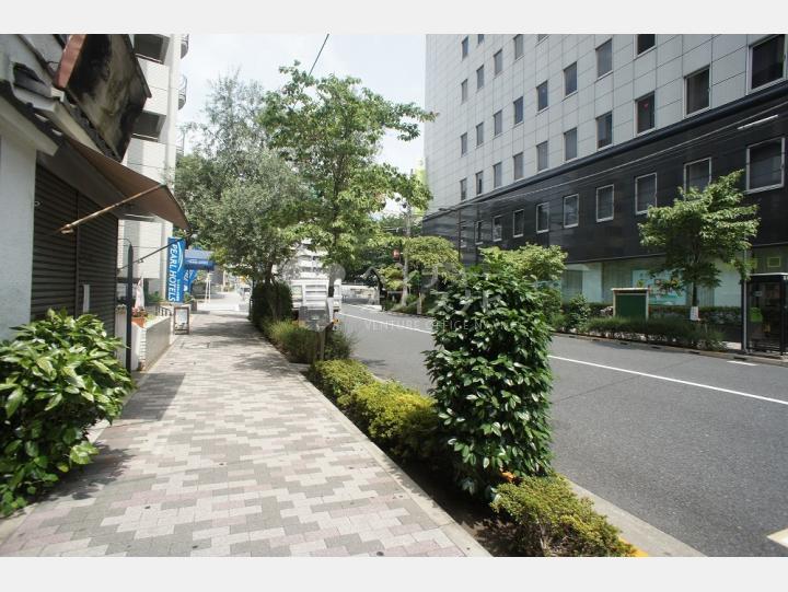 ビルの前の通り【第５山京ビル】