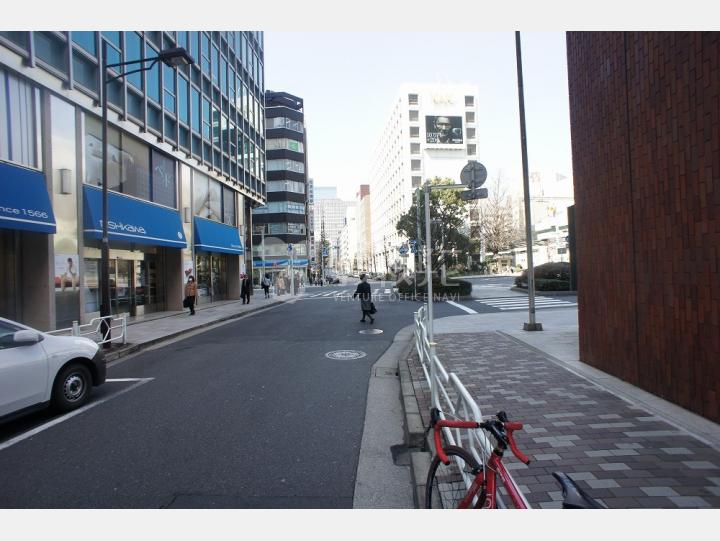 前面道路【日本橋御幸ビル】