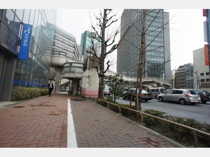 物件前通り【日土地銀座ビル】