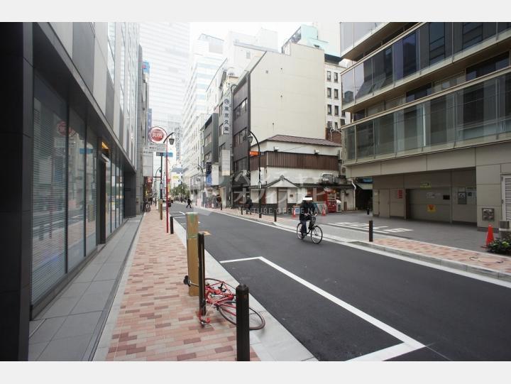 物件前通り【岩上ビル】