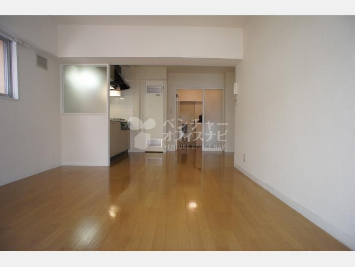 室内 SOHOマンション 【三信マンション】