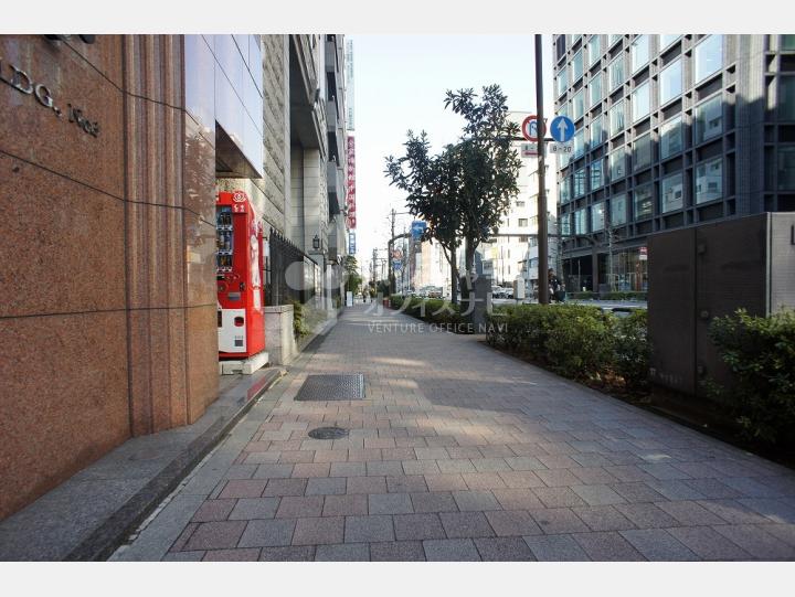 ビル前面道路【神田第3アメレックスビル】