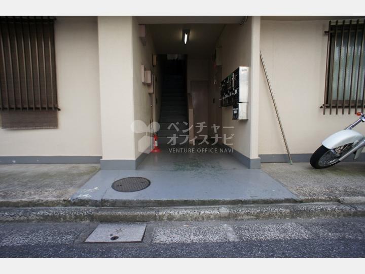 入口【マンショントライポート】