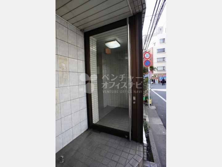 エントランス　【メゾンド・ペルル】