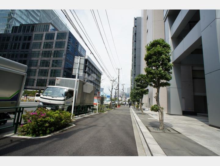 建物前の道路　【品川東急ビル】