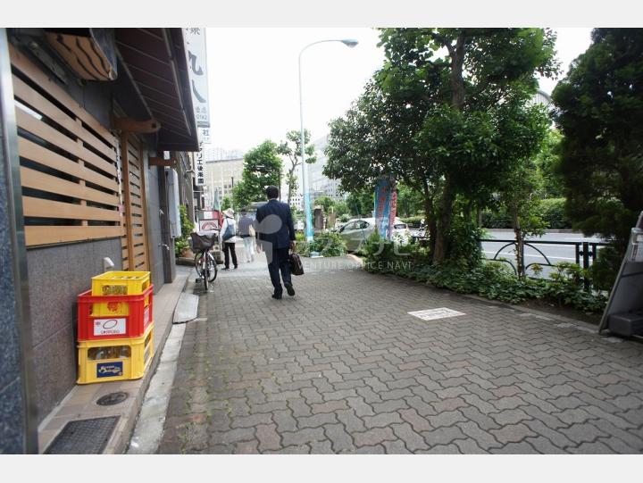 ビルの前の通り【協和ビル】