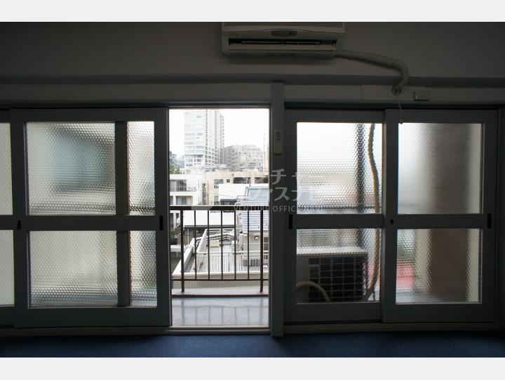 502窓側【外苑コーポ】
