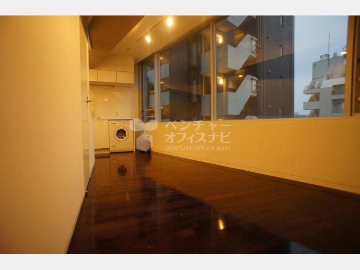 LDK 10.8畳 【イプセ渋谷】