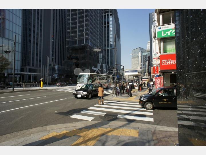 物件前通り【八重洲口会館】