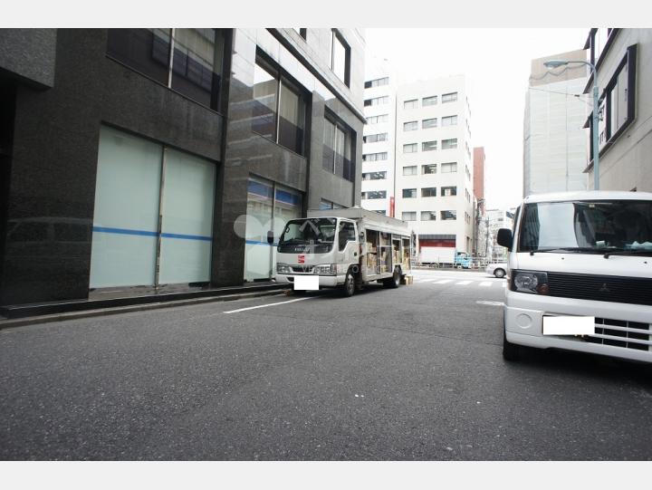 物件前通り【イースト・インタービル】