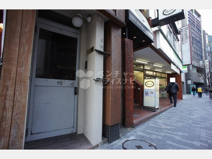 入口周辺【ストーンワンビル】