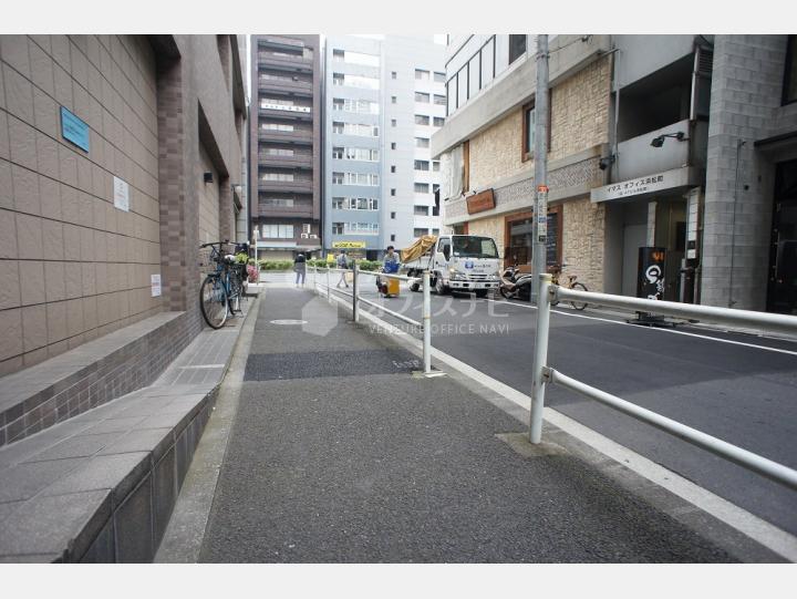建物前の道路【浜松町クォーターコーポ】