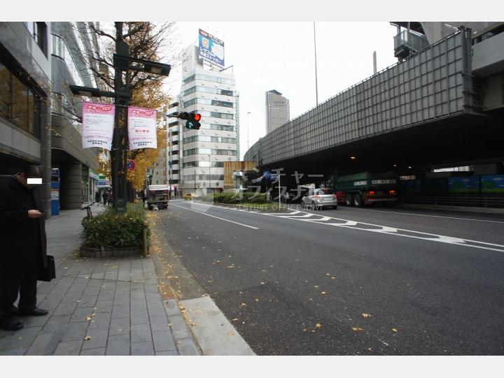 ビルの前の通り【いちご渋谷道玄坂ビル】