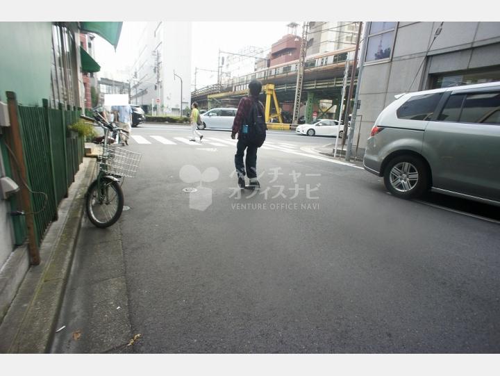 前面道路【ＫＴ須田町ビル】