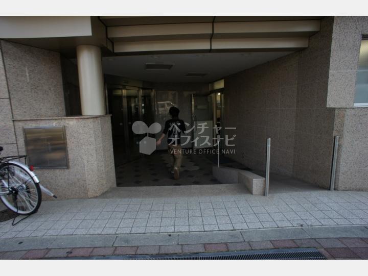 入口【宝栄西新宿ビル】