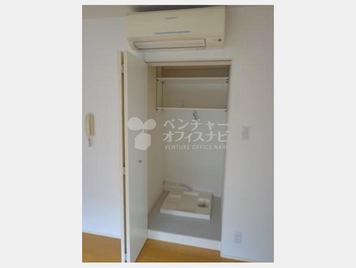 収納式洗濯機置き場 【シティ市ヶ谷】