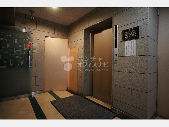 エレベーター 【藤和新宿御苑コープⅡ (エレメンツ新宿ビル)】