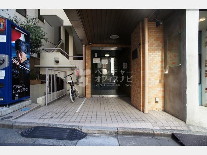 入口正面【パレドール渋谷】
