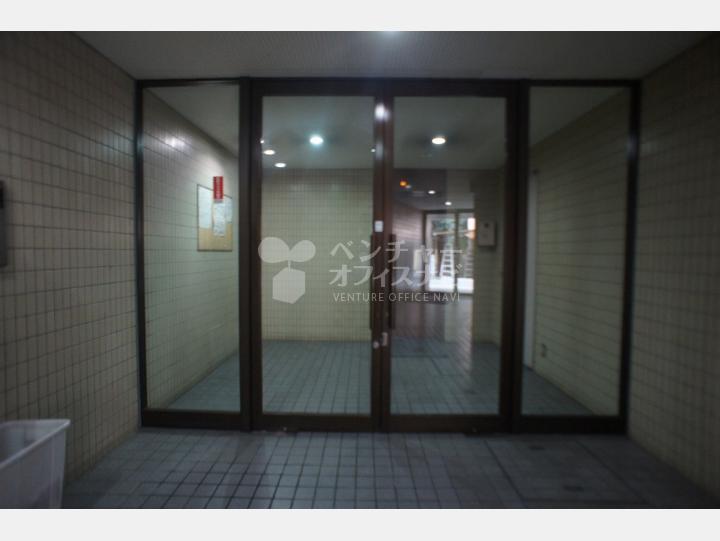 サブエントランス【レジデンス初台】