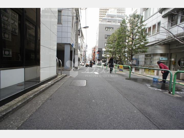 前面道路【神保町ビル】