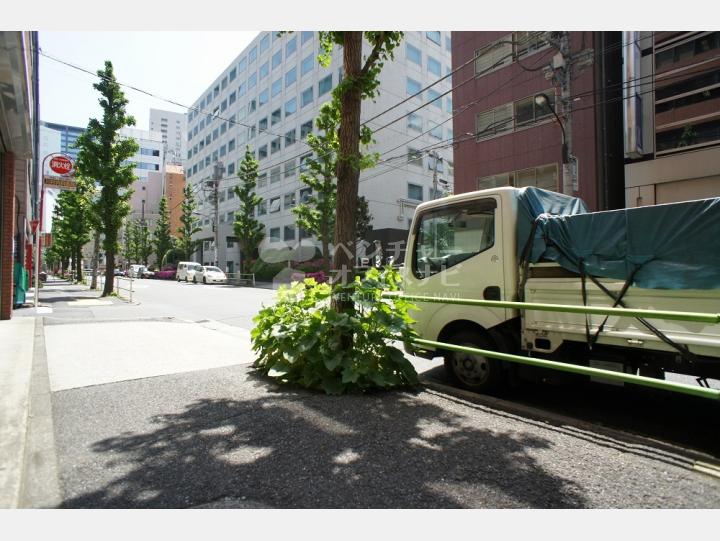 ビル前面道路【鈴仙ビル】