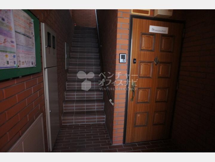 階段　【千代田ホーム】