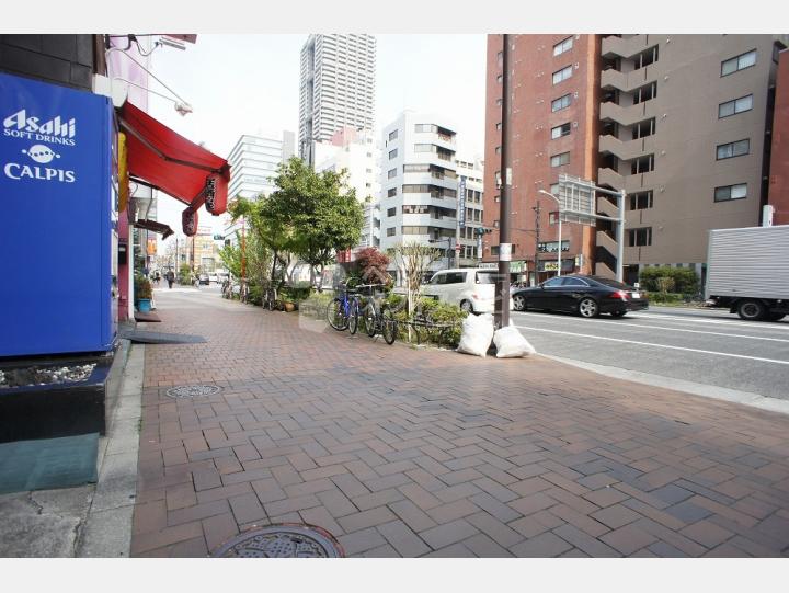 建物前通り【タカオビル】