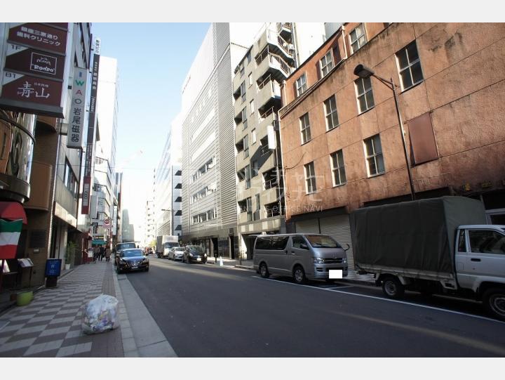 物件前の通り【銀座サクラヤビル】