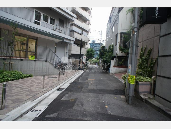 建物前の道路【小倉ビル】