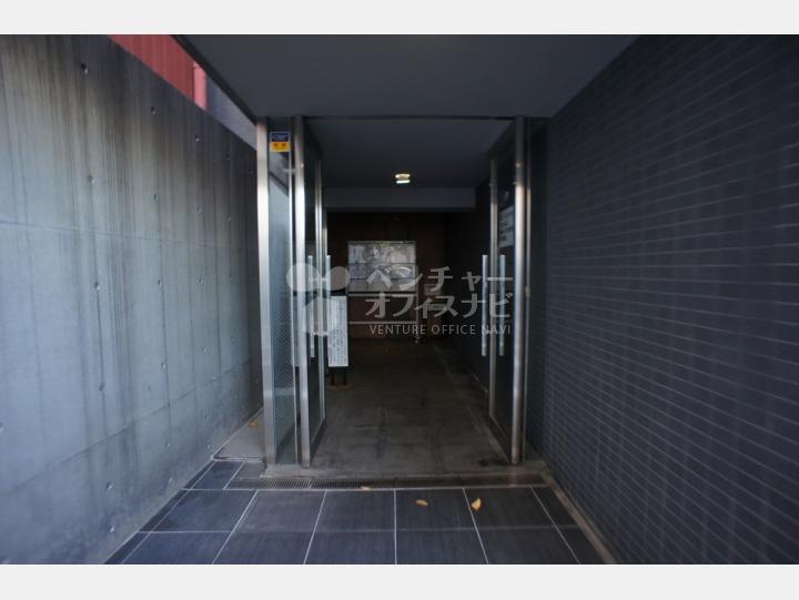 入口 【エクセルシオール新宿西戸山(EXCELSIOR新宿西戸山)】